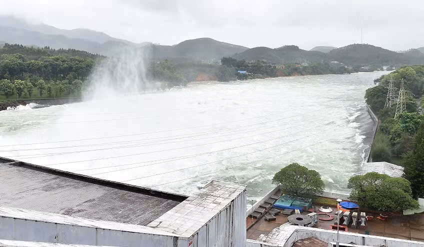 Hồ Thác Bà vào thời điểm sáng 11/9.