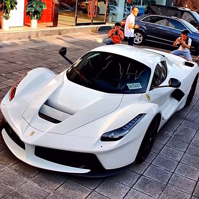 Những gam màu độc và đẹp của Ferrari LaFerrari ảnh 3