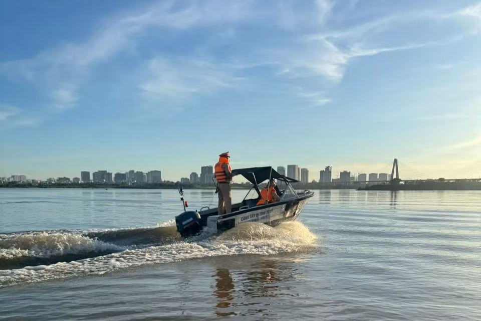 Đợt cao điểm tạo sức răn đe, phòng ngừa khai thác cát trái phép trên địa bàn thành phố.