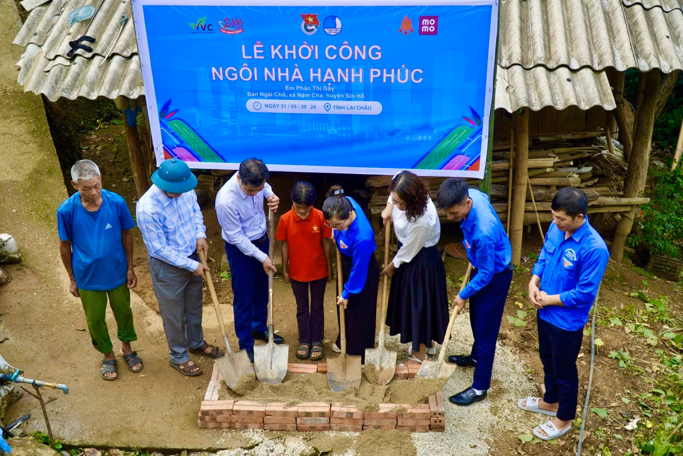 Tỉnh Đoàn Lai Châu và các đơn vị khởi công xây dựng ngôi nhà hạnh phúc cho em Phàn Thị Gậy, Học sinh lớp 3A1, Trường PTDTBT Tiểu học Nậm Cha.