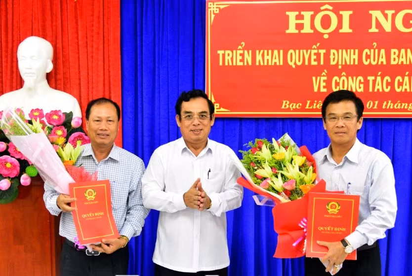 Kiện toàn nhân sự 10 địa phương ảnh 4