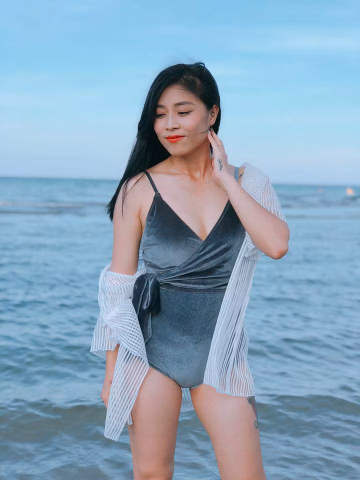 BTV Hoàng Linh lại tung ảnh bikini 'đốt mắt' người nhìn ảnh 8