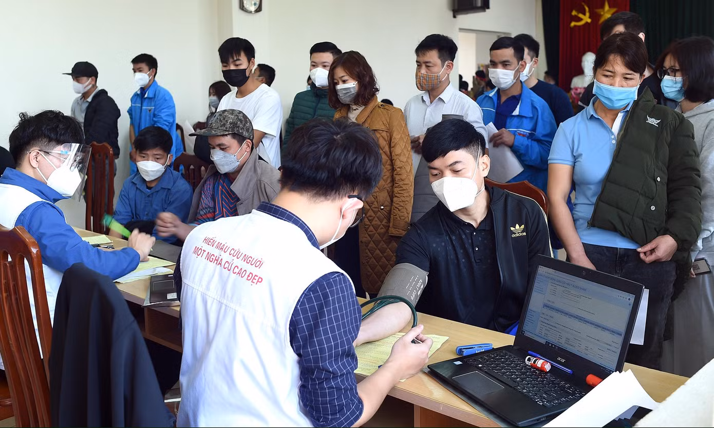 Ngày 22/1, đông đảo bạn trẻ Hòa Bình hưởng ứng, đăng ký hiến máu chương trình Chủ nhật Đỏ lần thứ XIV năm 2022 và lan tỏa thông điệp "Hiến máu cứu người - Sinh mệnh của bạn và tôi".