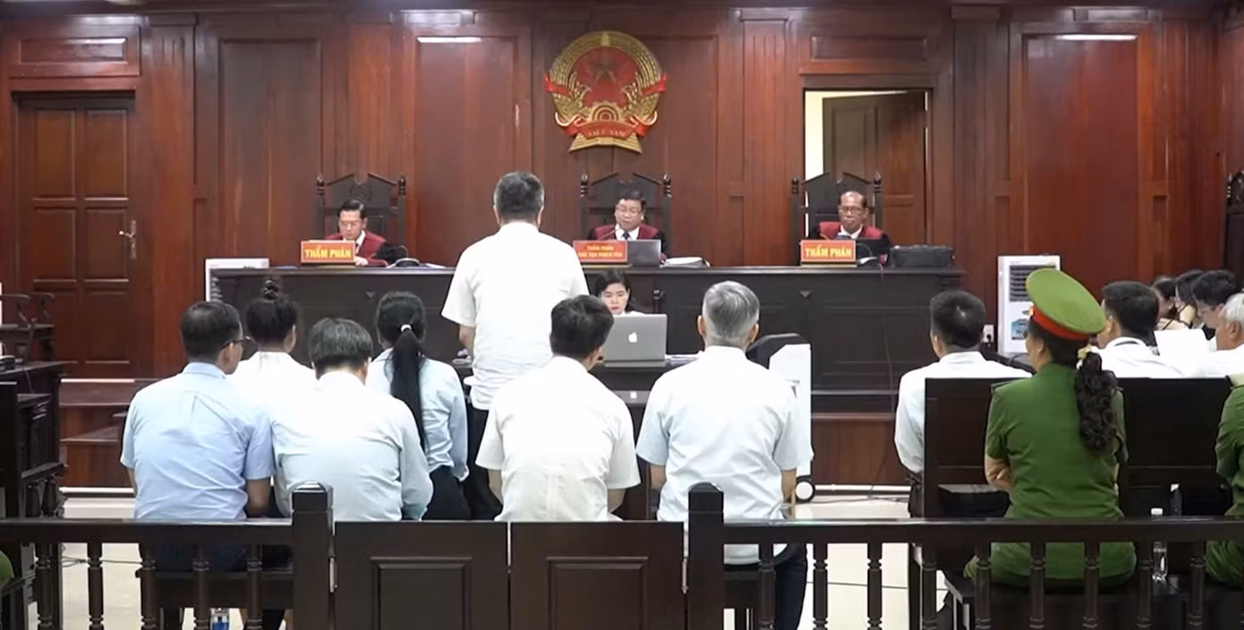 HĐXX cho phiên tòa tạm dừng đến ngày 8/5 sẽ tiếp tục.