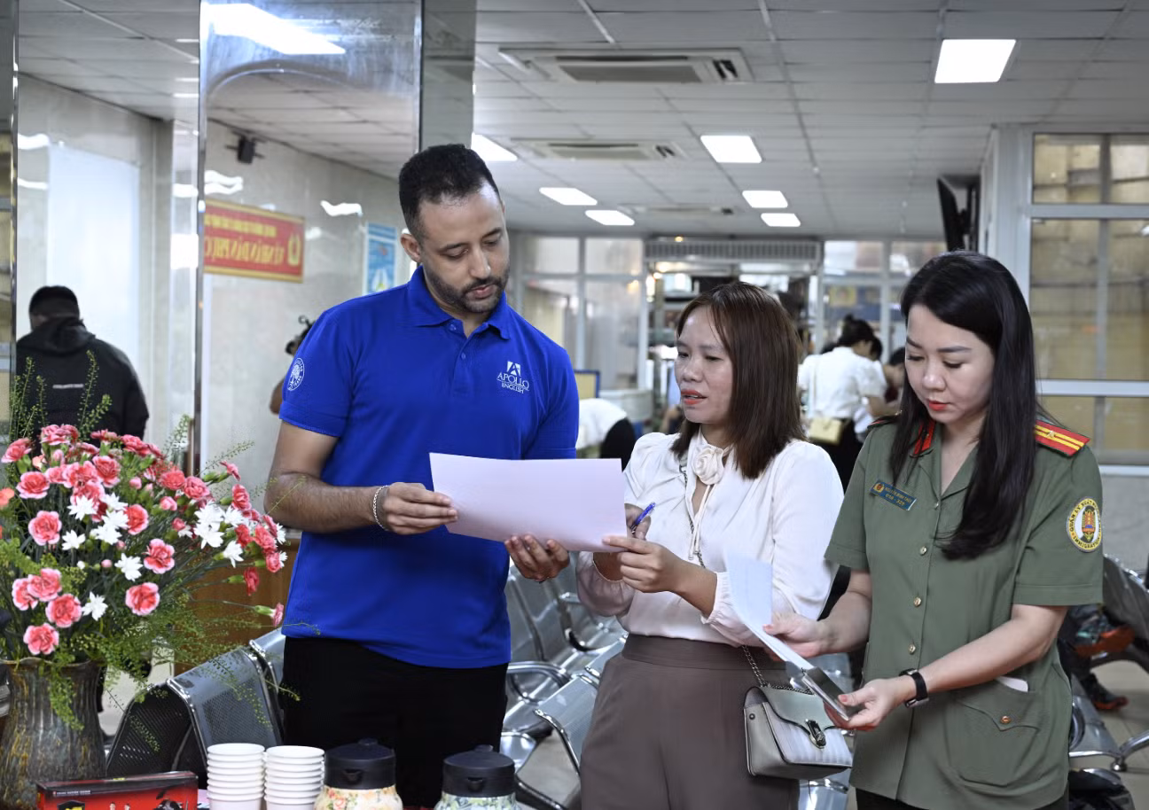 Việc cấp tài khoản định danh điện tử giúp người nước ngoài dễ dàng thực hiện các thủ tục hành chính trực tuyến, giảm thiểu thời gian, giấy tờ, đồng thời đảm bảo tính xác thực và bảo vệ quyền lợi hợp pháp trong quá trình sinh sống và làm việc tại Việt Nam.