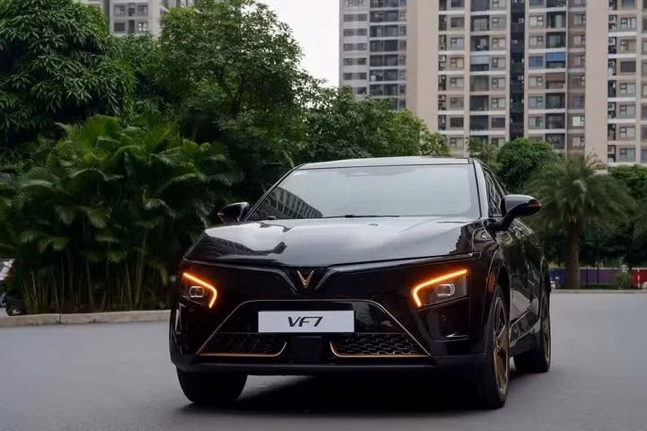 Không chỉ vẻ đẹp, VF 7 còn có sức mạnh vượt tầm phân khúc.