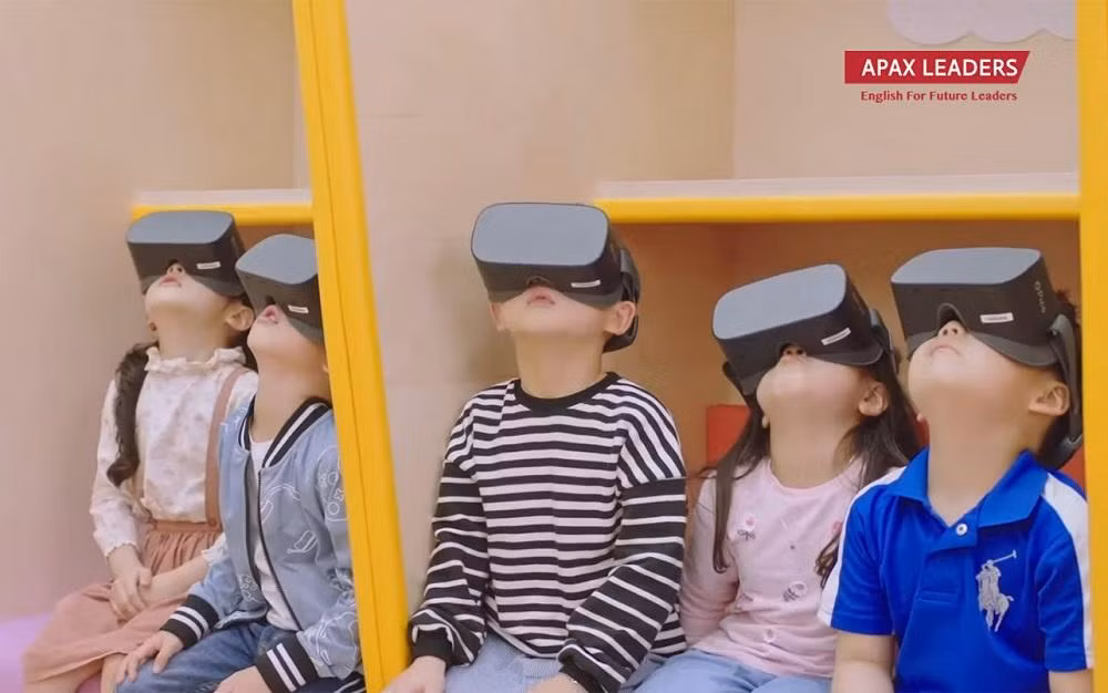 Apax Leaders là đơn vị tiên phong dạy tiếng Anh theo chương trình ESL và ứng dụng tối đa công nghệ vào hỗ trợ giảng dạy