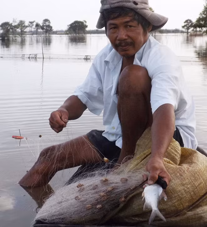 Những phận đời lênh đênh đầu nguồn lũ ảnh 2