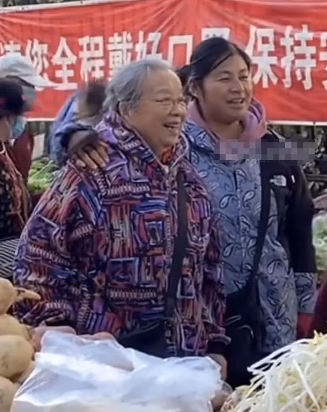 "Dung ma ma" Lý Minh Khải tinh thần quắc thước ở tuổi 87.