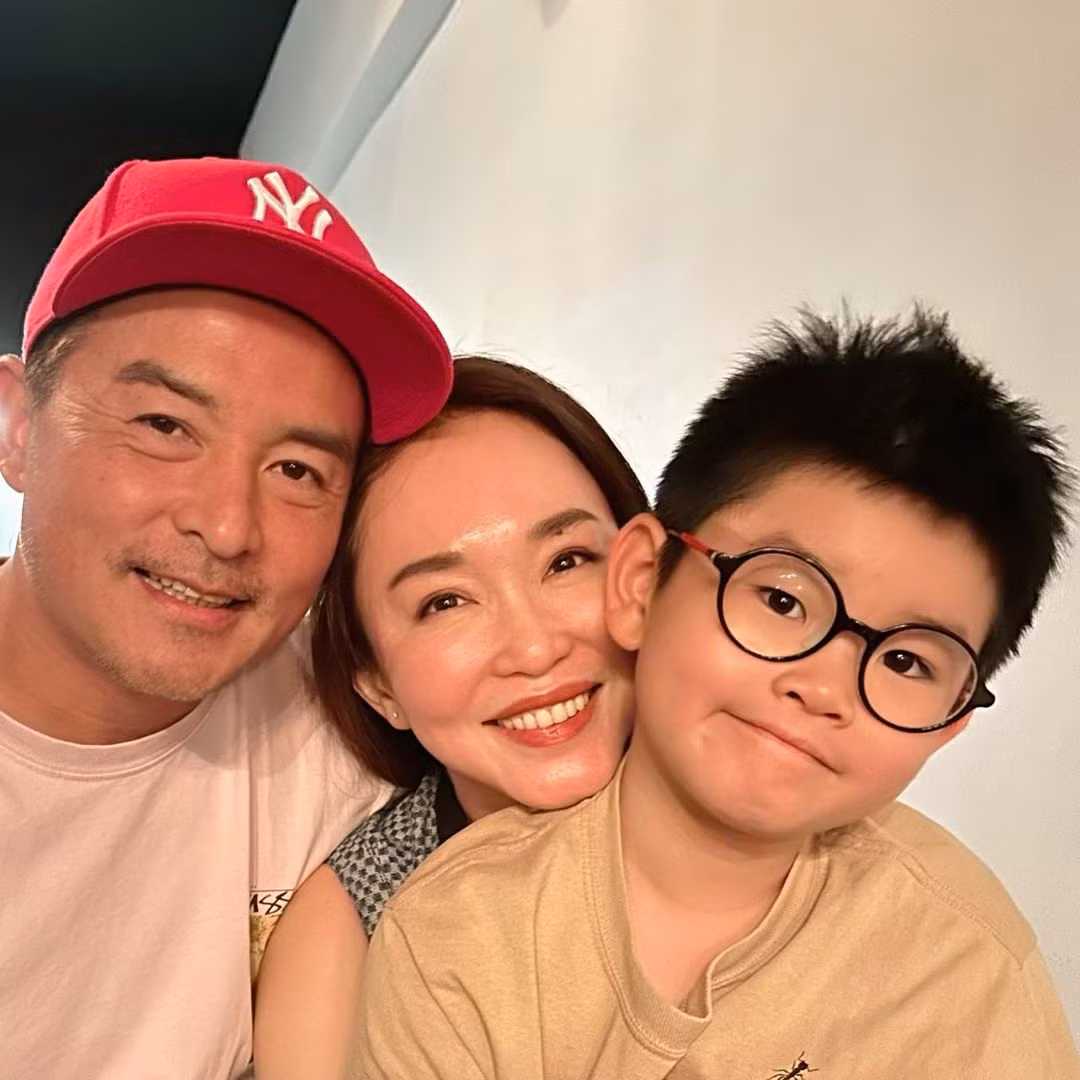 Vợ chồng Phạm Văn Phương thường xuyên đi làm từ thiện.