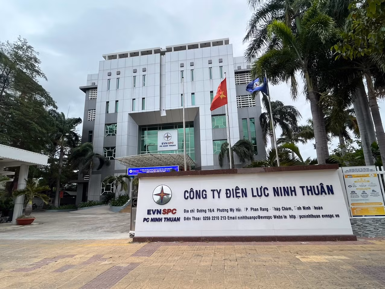Công ty Điện lực Ninh Thuận cho biết đã khắc phục những vi phạm. Ảnh L.H