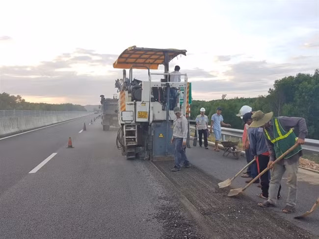Những khoản chi lạ lùng, quá nhiều nhà thầu phụ ảnh 1