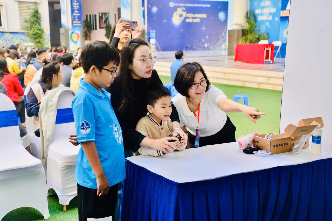 Vòng chung kết Cuộc thi Sáng tạo Robotics 2024 mang lại nhiều cảm xúc bùng nổ cho thí sinh và ban tổ chức.