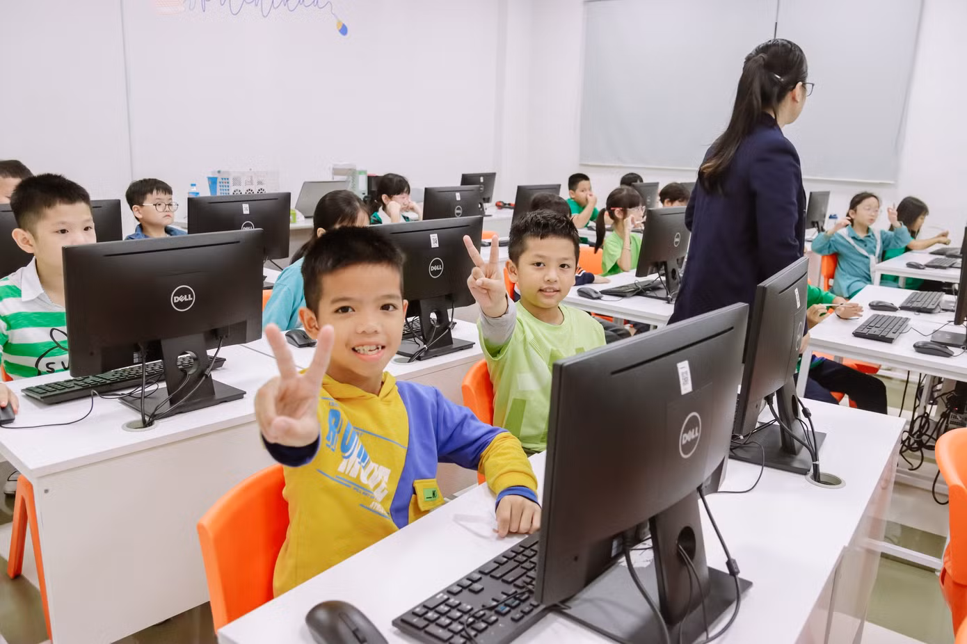 Học sinh hào hứng tham gia cuộc thi Tài năng Tin học trẻ quốc tế - TP Hà Nội