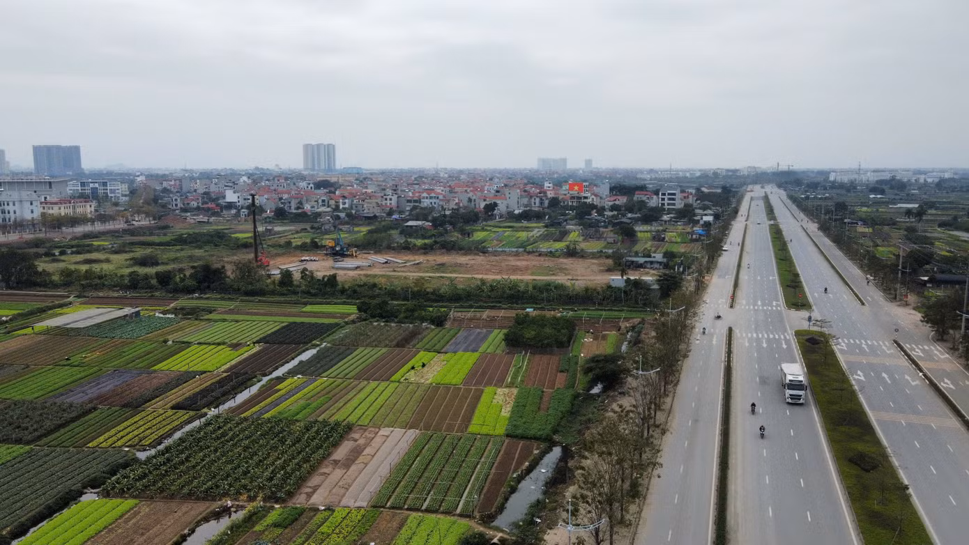 Chủ tịch Trần Sỹ Thanh yêu cầu các sở, ngành liên quan và UBND quận Bắc Từ Liêm tập trung chỉ đạo, phấn đấu phê duyệt Quy hoạch phân khu xây dựng KCNC sinh học Hà Nội, tỷ lệ 1/2000 trong tháng 3/2025; hoàn thành GPMB chậm nhất tháng 8/2025 và khởi công xây dựng vào trước ngày 2/9/2025".