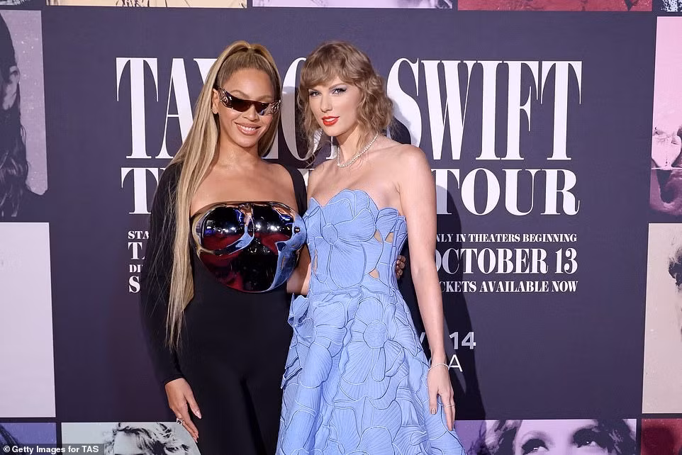 Beyonce đến ủng hộ Taylor trong buổi ra mắt phim về Eras Tour. Ảnh: Getty Images. Beyonce đến ủng hộ Taylor trong buổi ra mắt phim về Eras Tour. Ảnh: Getty Images.