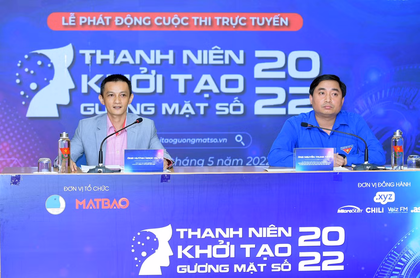 Anh Nguyễn Trung Tâm, Phó Trưởng Ban Đoàn kết tập hợp thanh niên T.Ư Đoàn và ông Huỳnh Ngọc Duy, Phó Chủ tịch AXYS Group, Giám đốc Công ty CP Mắt Bão chia sẻ thông tin về cuộc thi. Ảnh: Xuân Tùng