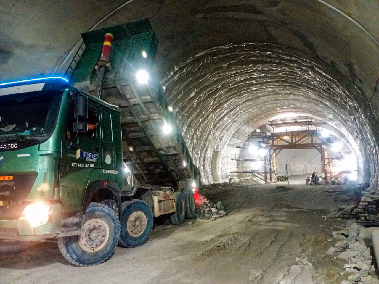 Nhà thầu đẩy nhanh tiến độ thông 2 nhánh hầm số 3 trong tháng 6/2025.