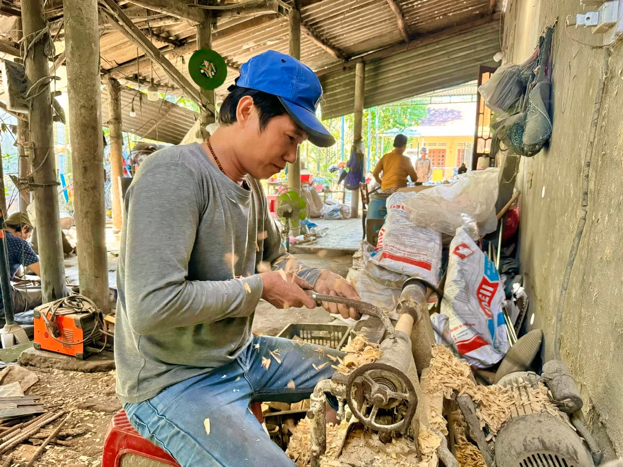 Theo lãnh đạo xã Tịnh Minh (huyện Sơn Tịnh), làng rèn Minh Khánh được Cục Sở hữu trí tuệ Việt Nam chứng nhận nhãn hiệu tập thể. Tỉnh Quảng Ngãi công nhận đây là Làng nghề truyền thống. Sản phẩm từ làng nghề cũng đạt OCOP 3 sao. Hiện có khoảng 60 hộ gắn bó với nghề rèn.