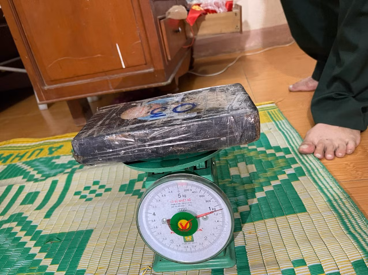 Các gói này có hình dạng, kích thước, nhãn mác với gần 300kg ma túy dạng cocaine trôi dạt vào bờ biển Quảng Ngãi cách đây 1 tháng.