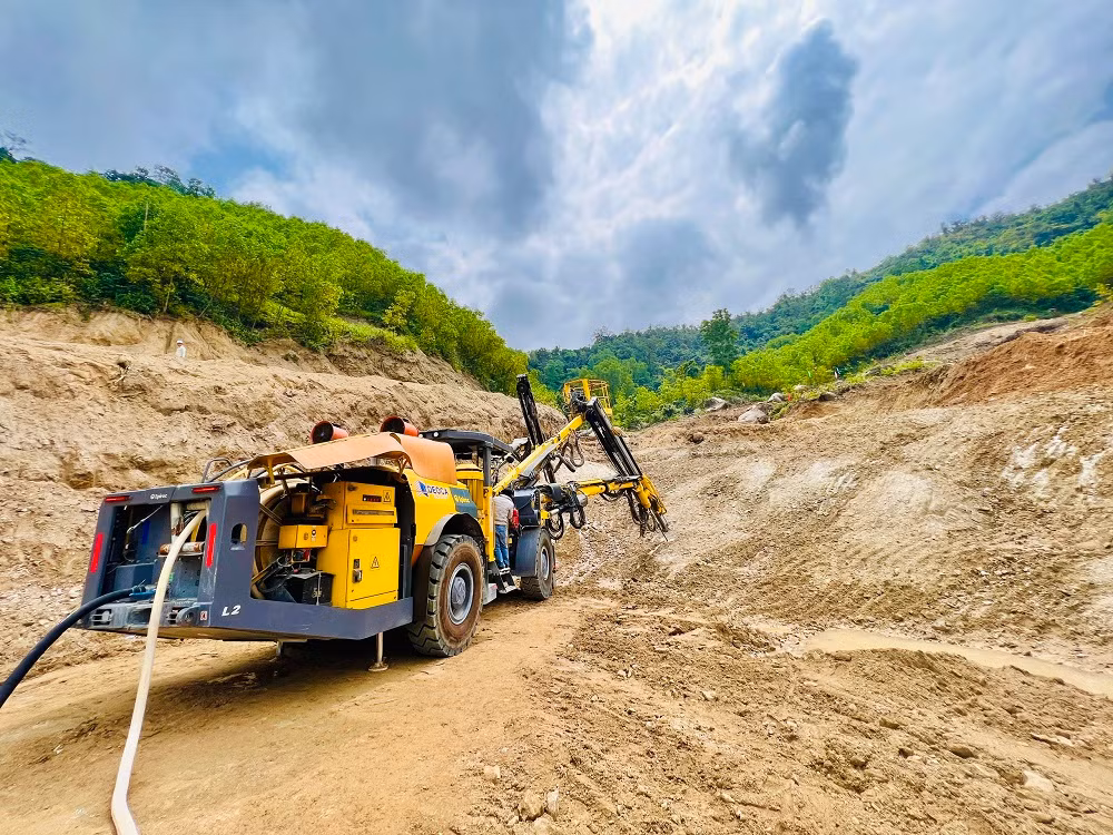 Điểm thi công tại hầm số 2, xã Phổ Cường, thị xã Đức Phổ.