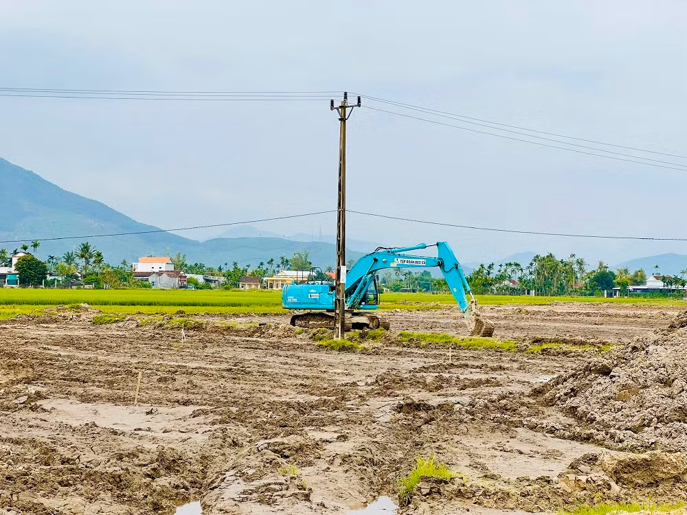 Triển khai thi công dự án cao tốc Quảng Ngãi - Hoài Nhơn đoạn qua huyện Mộ Đức.