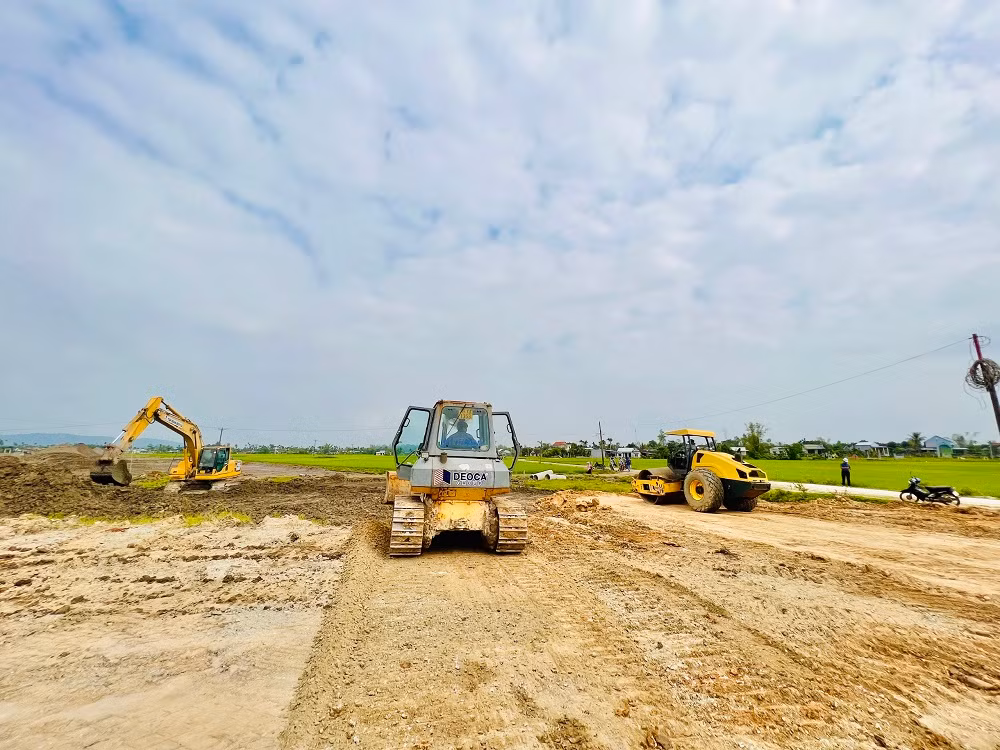 Triển khai thi công dự án cao tốc Quảng Ngãi - Hoài Nhơn đoạn qua huyện Mộ Đức.