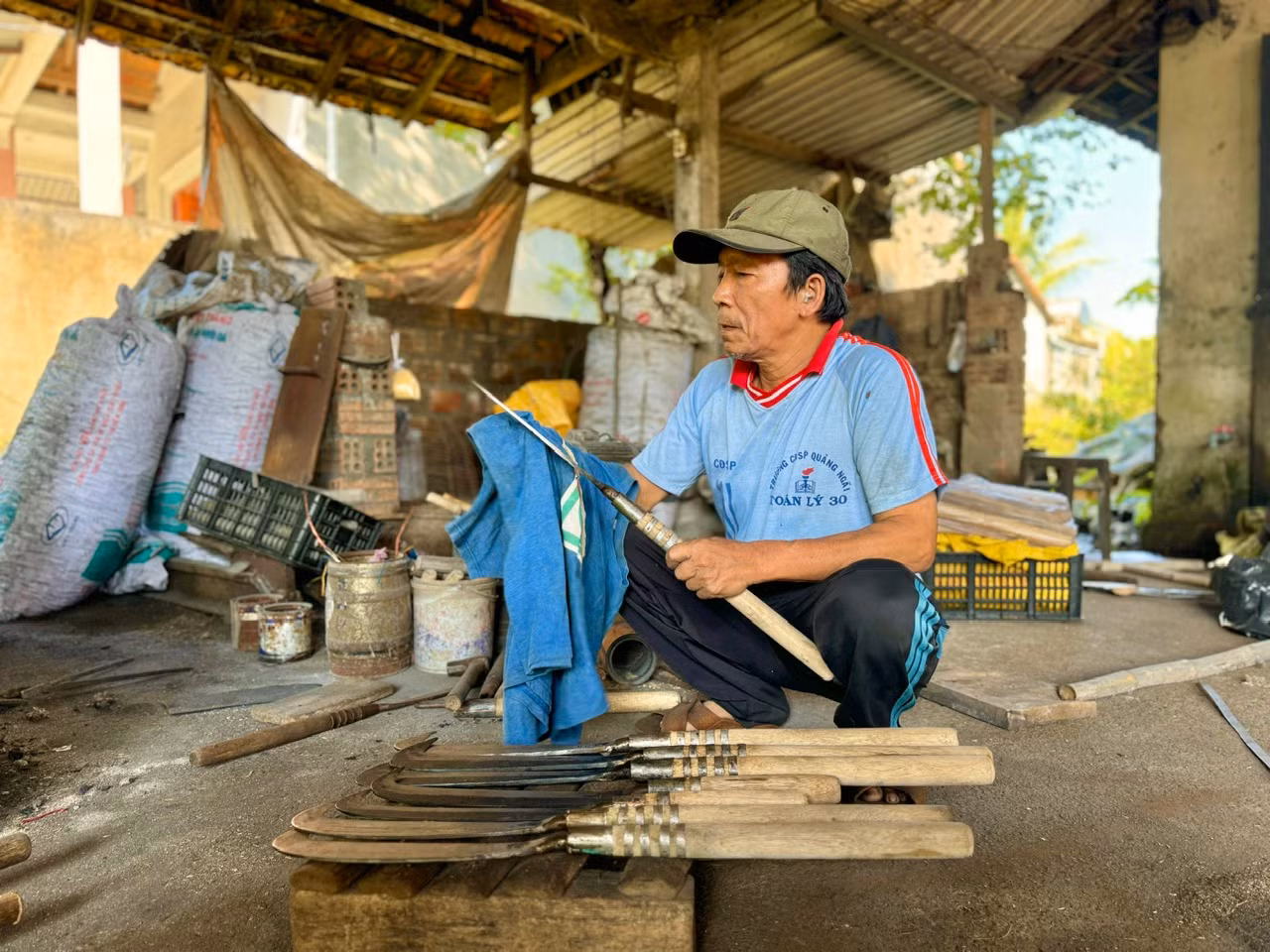 Theo lãnh đạo xã Tịnh Minh (huyện Sơn Tịnh), làng rèn Minh Khánh được Cục Sở hữu trí tuệ Việt Nam chứng nhận nhãn hiệu tập thể. Tỉnh Quảng Ngãi công nhận đây là Làng nghề truyền thống. Sản phẩm từ làng nghề cũng đạt OCOP 3 sao. Hiện có khoảng 60 hộ gắn bó với nghề rèn.