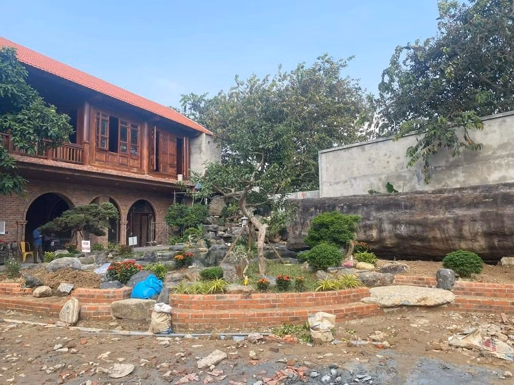 Bên trong công trình vi phạm.
