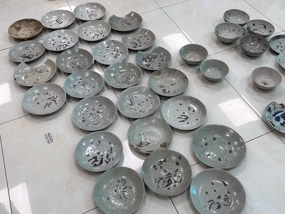 Các loại cổ vật này được tàu buôn vận chuyển qua con đường tơ lụa trên biển.