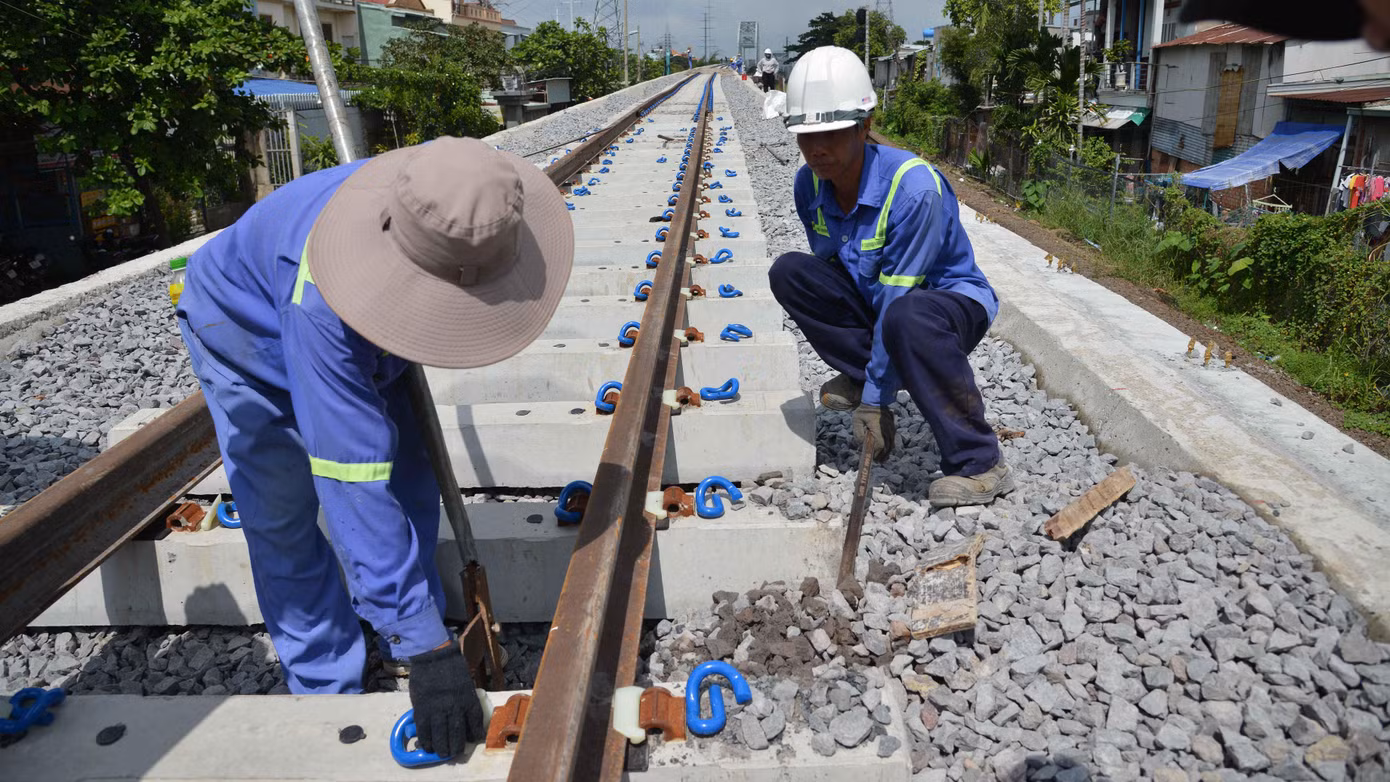 Cầu đường sắt trăm tỷ ở Sài Gòn trước ngày thông xe ảnh 6