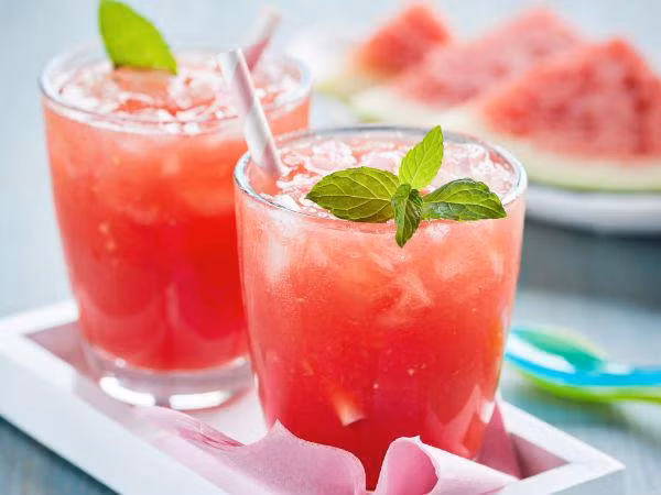 Dưa hấu mang đến nhiều lợi ích cho sức khỏe nam giới nhờ chứa nhiều lycopene - chất chống oxy hóa rất tốt cho tim mạch, tuyến tiền liệt. Ảnh minh họa: Internet