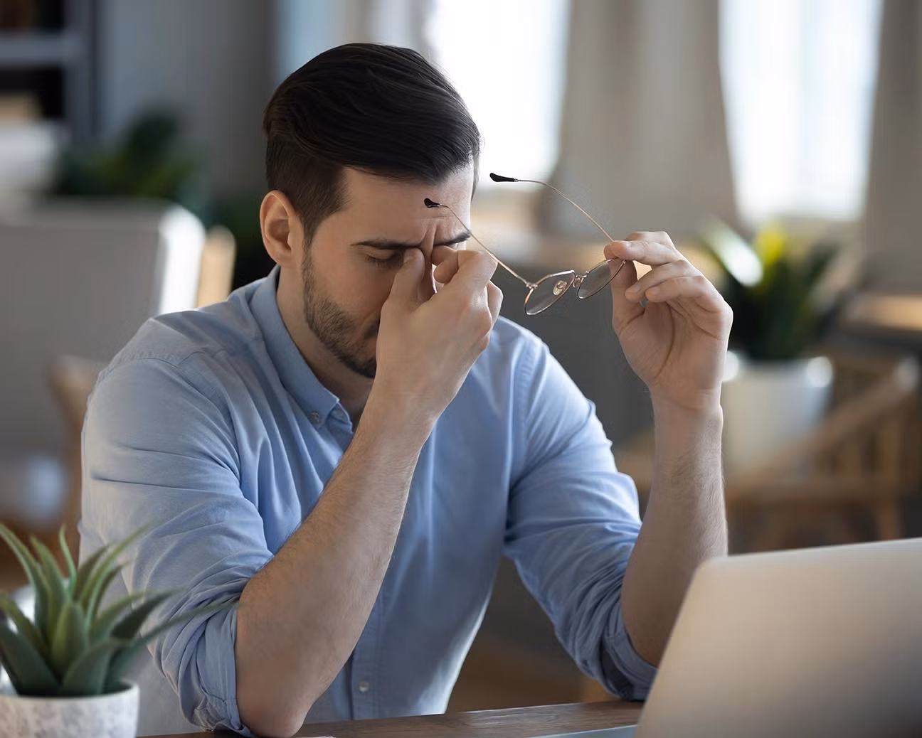 Rối loạn cương dương có thể do nguyên nhân thực thể hoặc tâm lý, nhiều trường hợp kết hợp cả hai. Ở nhóm nam giới trẻ và trung niên, nguyên nhân thường do tâm lý. Ảnh minh họa: Internet
