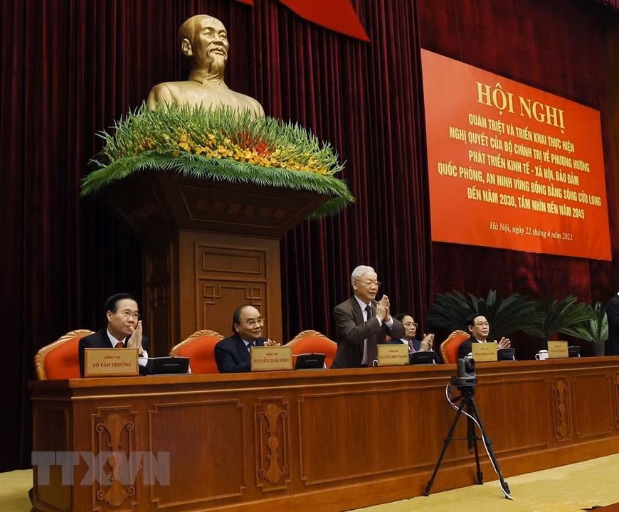 Tổng Bí thư Nguyễn Phú Trọng, Chủ tịch nước Nguyễn Xuân Phúc, Thủ tướng Chính phủ Phạm Minh Chính, Chủ tịch Quốc hội Vương Đình Huệ, Thường trực Ban Bí thư Võ Văn Thưởng đồng chủ trì Hội nghị. Ảnh TTXVN