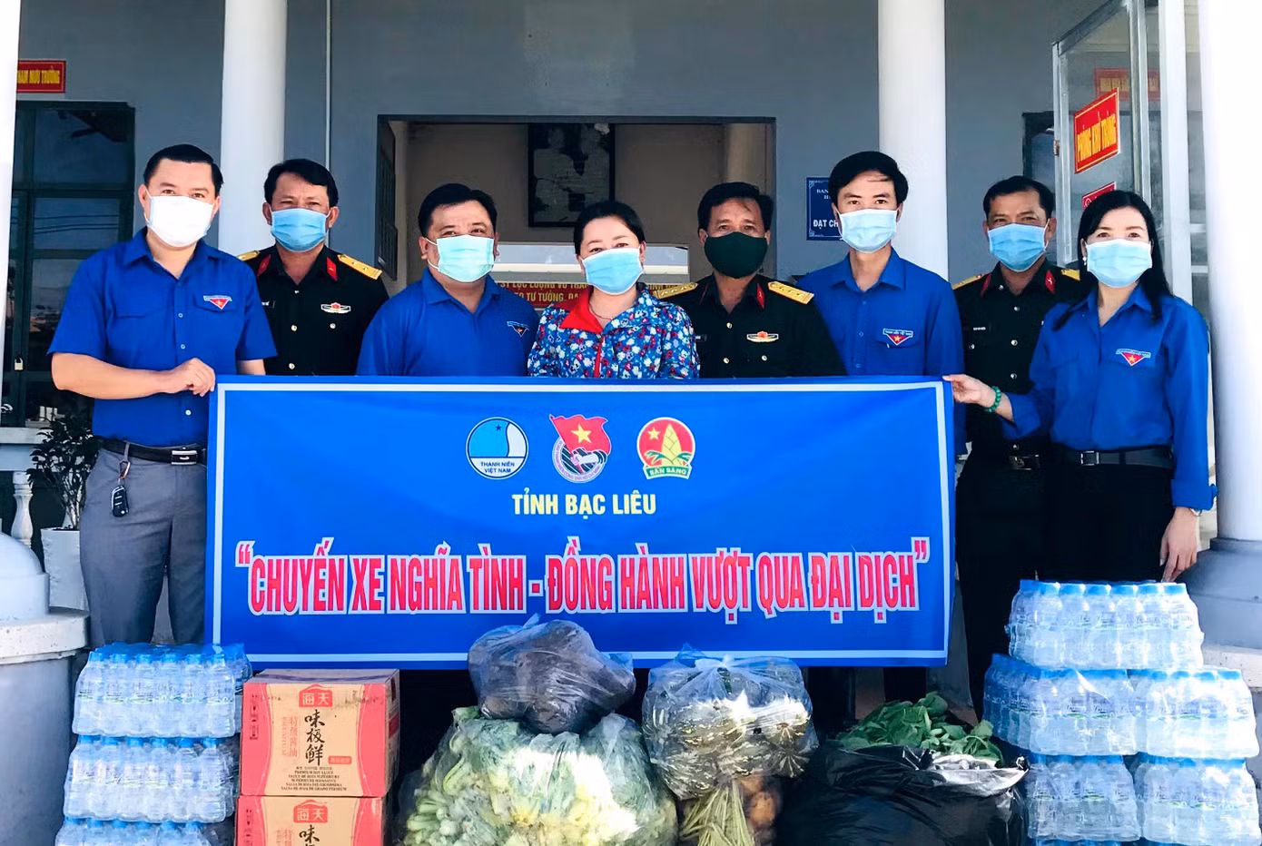 Từ khi khởi hành, đã có 3 chuyến xe đến với đồng chí, đồng bào đang gặp khó khăn nơi phòng chống dịch