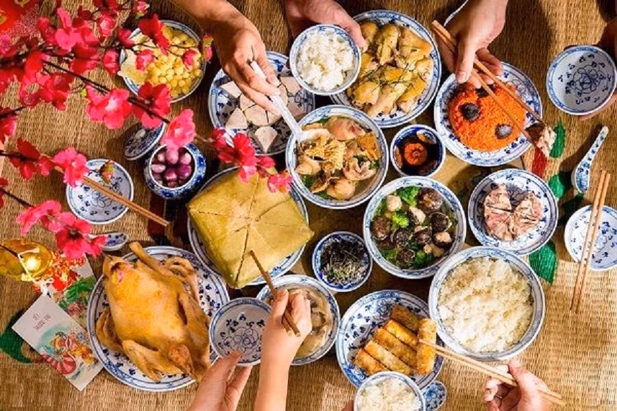 Bác sĩ khuyến cáo cộng đồng cần có chế độ ăn uống hợp lý, tránh nguy cơ quá tải cho cơ thể trong những ngày Tết
