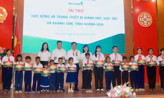 Khánh Hòa tiếp sức học sinh miền núi hàng trăm triệu đồng