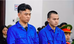 Y án 2 năm tù với ‘tổng tài' giơ tay ra hiệu để đàn em đánh người