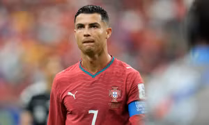 Tiền vệ CHDC Congo: 'Cristiano Ronaldo đã già rồi'