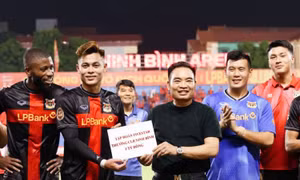Ninh Bình chiếm đỉnh V.League, nhận thưởng nóng một tỷ đồng từ CĐV đặc biệt