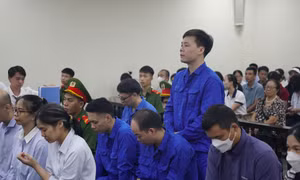 Cựu cán bộ 'bắn tin' cho doanh nghiệp đối phó cơ quan điều tra được đề nghị án treo
