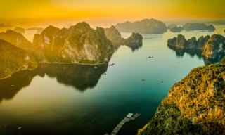 Khác biệt ở vịnh Bái Tử Long 
