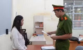 Người phụ nữ cầm đầu đường dây livestream nội dung kích dục bị bắt