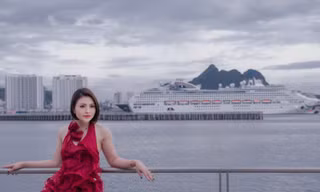 Giới trẻ săn đón tàu biển chụp ảnh theo phong cách HongKong