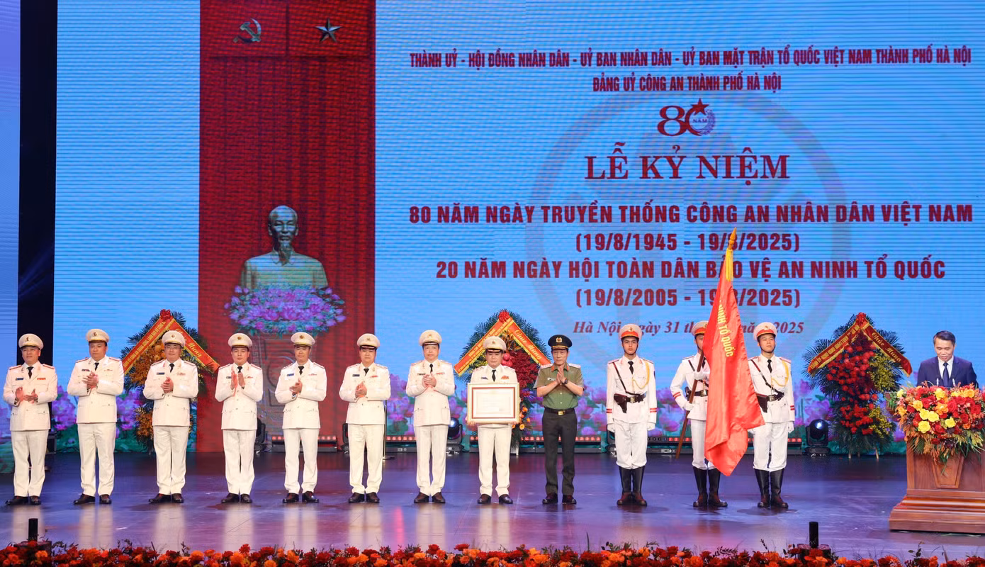 cahn16.jpg