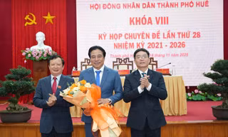 Ông Nguyễn Khắc Toàn giữ chức Chủ tịch UBND thành phố Huế