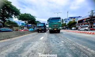 Tuyến đường huyết mạch xuống cấp, người dân Đà Nẵng nơm nớp lo sợ khi lưu thông