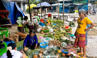 Độc lạ 'chợ 5 ngàn' ở Đà Nẵng