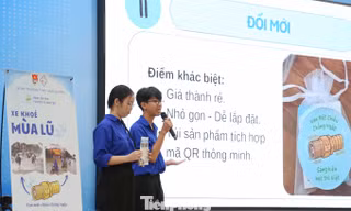 Học sinh sáng chế van một chiều cho xe máy khi mưa ngập