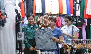 Vài thao tác chốt đơn trên mạng bằng cả ngày bán hàng ở chợ 